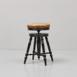 1106 4143 PIANO STOOL